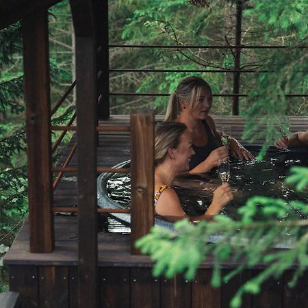 Hyssna Forest Resort Exterior photo