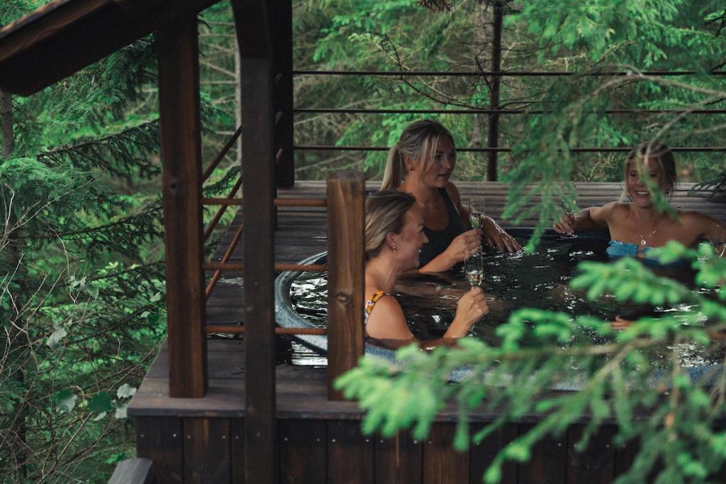 Hyssna Forest Resort Exterior photo